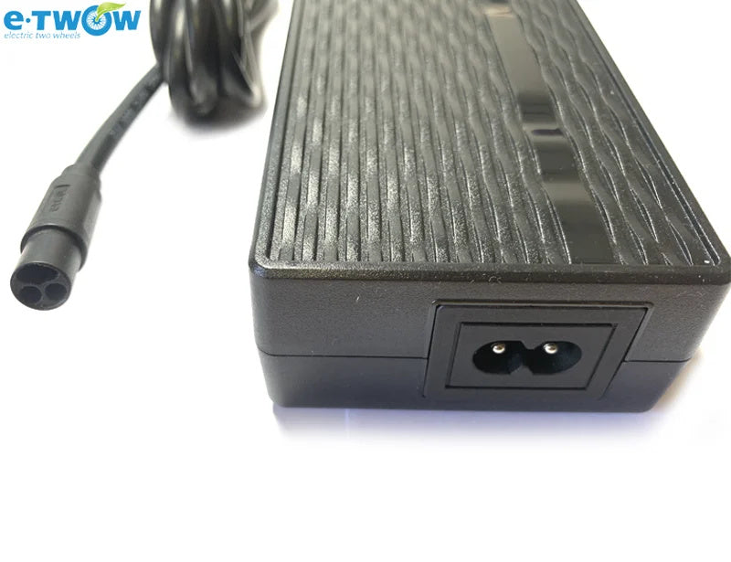 E-Twow GT Netz Ladegerät 54,6V Smile Stecker