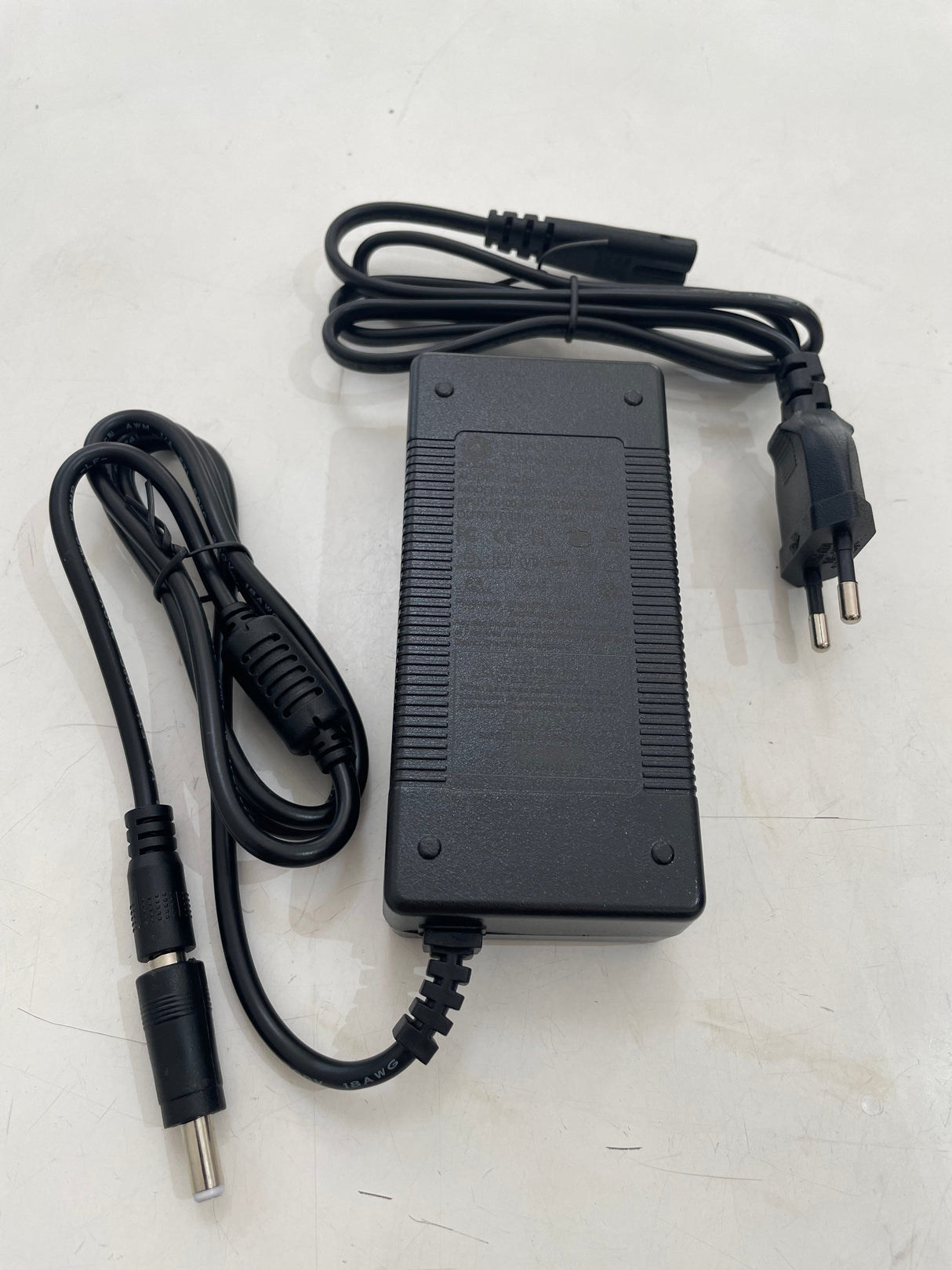 Egret Ladegerät 36 V (EIGHT, #BRLN ab V2, #RVLTN)